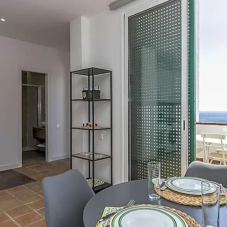 فندق Eden Oceanfront Hideaway 4*