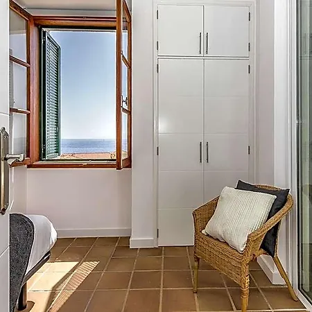 Hotel Eden Oceanfront Hideaway 4*